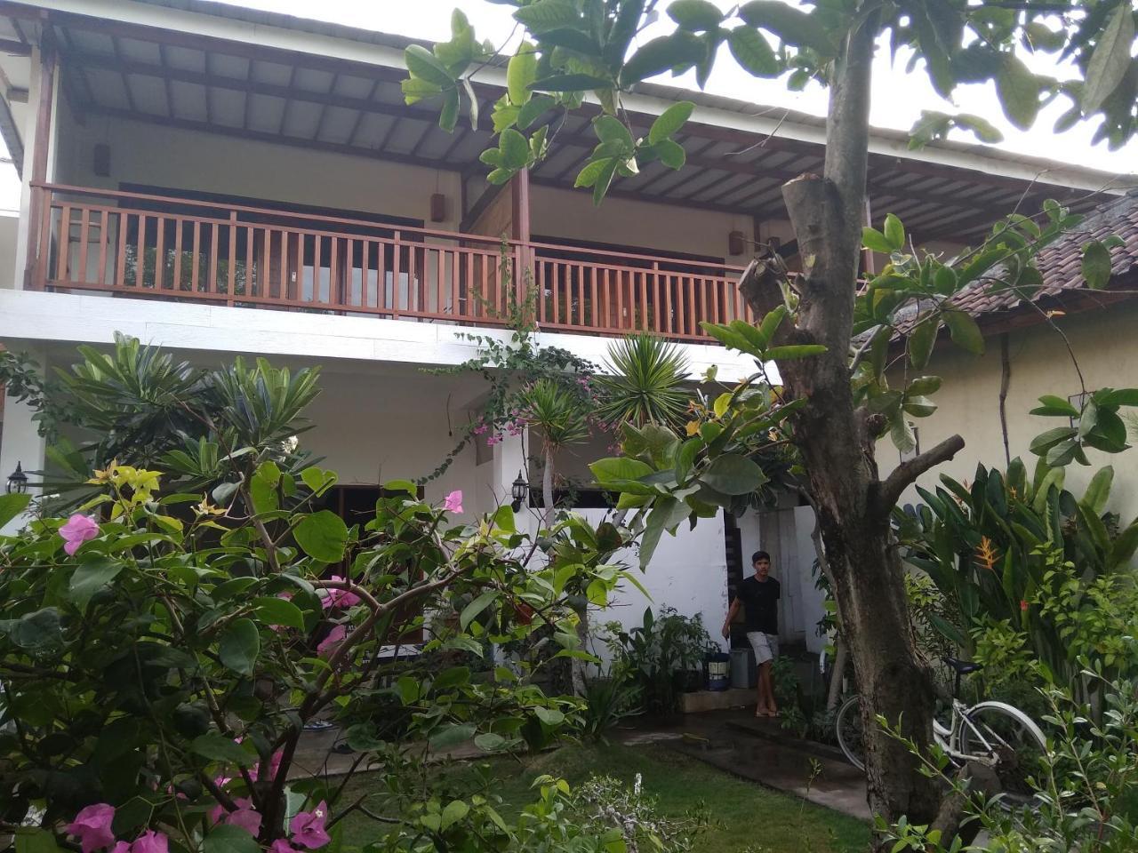 Dili Gili Gili Trawangan Exterior foto